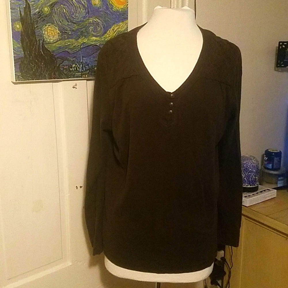 Eddie Bauer XXL Brown Long sleeve shirt w/ Lace & 3 buttons in the middle